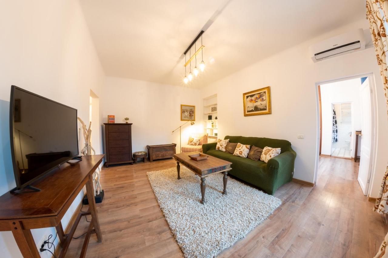 Theatre Rooftop Apartment With Patio Bucarest Extérieur photo