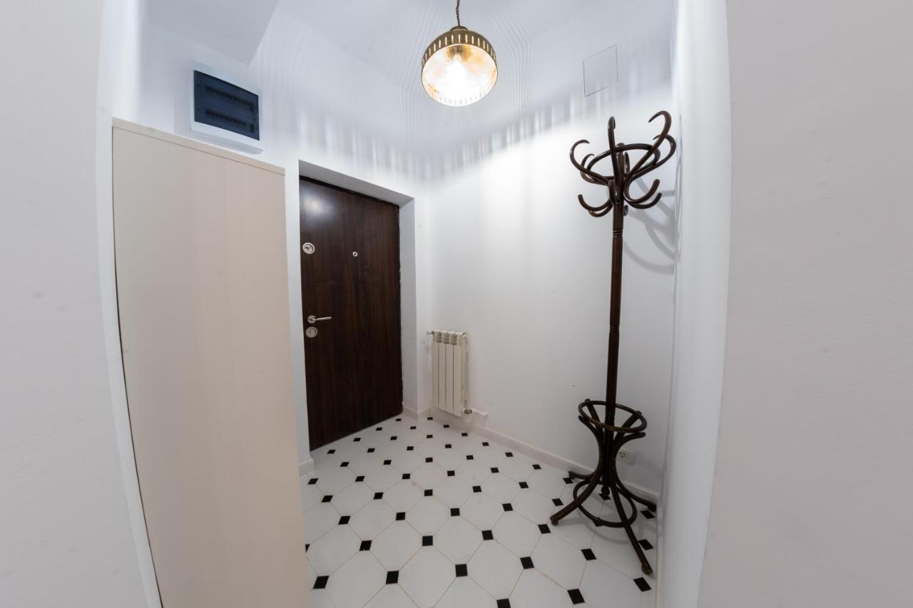 Theatre Rooftop Apartment With Patio Bucarest Extérieur photo